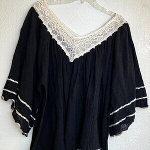 Velzera Black with Cream Embroidery Flowy Wide Sleeve Tunic Size Medium NEW